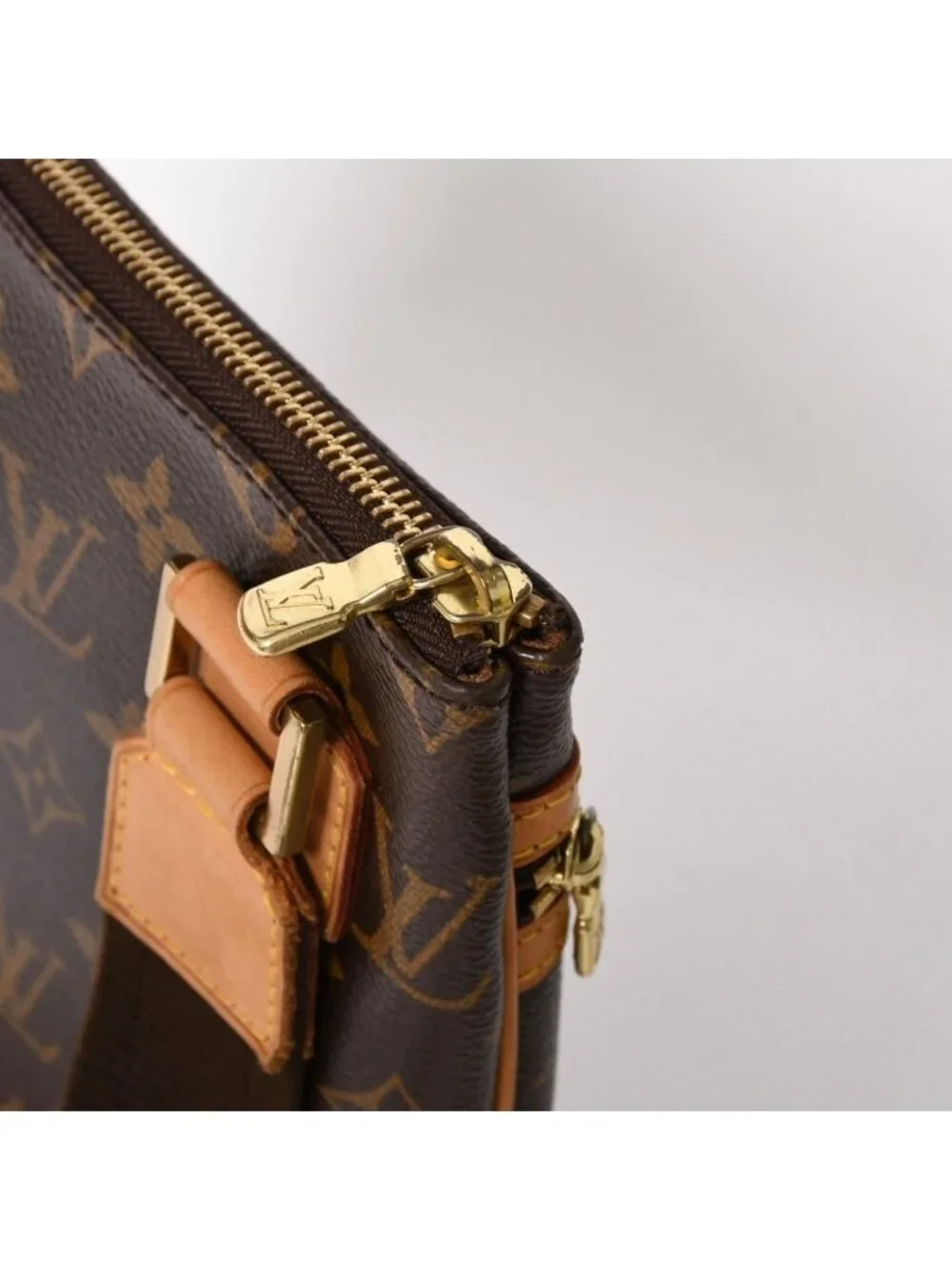 Louis Vuitton Pochette Bosphore Shoulder Bag Monogram Canvas Brown Gold